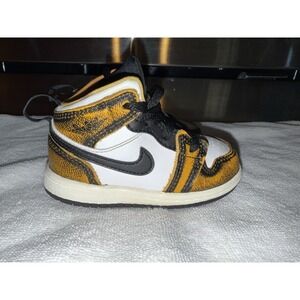 Nike Air Jordan 1‎ Boys Size 6 Mid Sneakers Black  Yellow White